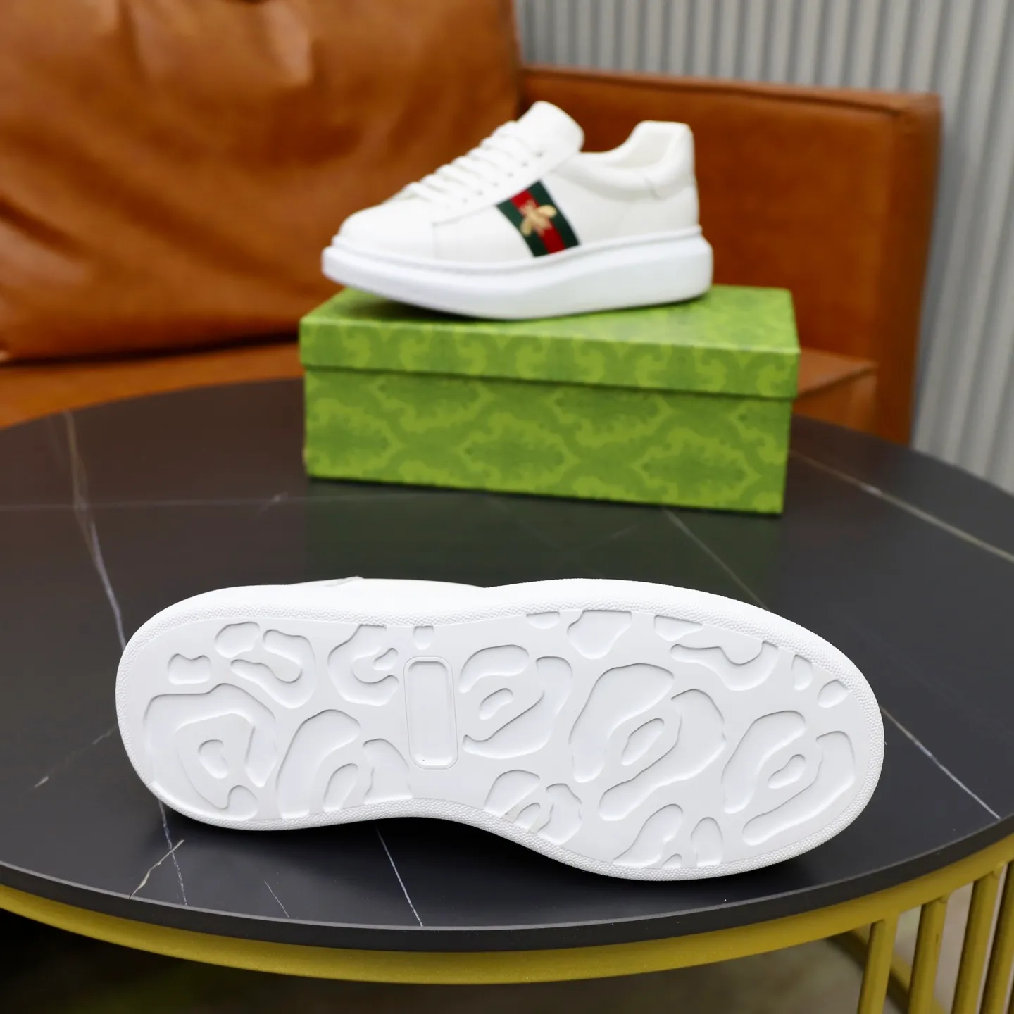 Ex-factory price: 540💰💰🙅‍♂️🙅‍♂️🙅‍♂️ Brand: GUCCI Standard code: 38-44 (45 customized) Grade: Same as the official website Material: Cowhide stitching Comfortable and breathable sheepskin lining Lightweight and wear-resistant sports outsole Style category: Men's fashionable casual shoes Running sports shoes Distinguished luxury brand elements Top luxury color: actual picture color